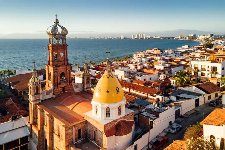 There are many wonderful activities that you can enjoy in puerto vallarta, mexico like skydiving, zip lining accross jungle, visiting Tequila towm adventures in hidden spots