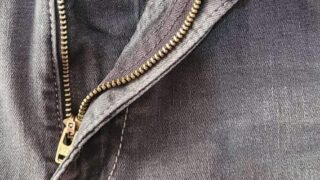 Lee jeans button and zipper photo